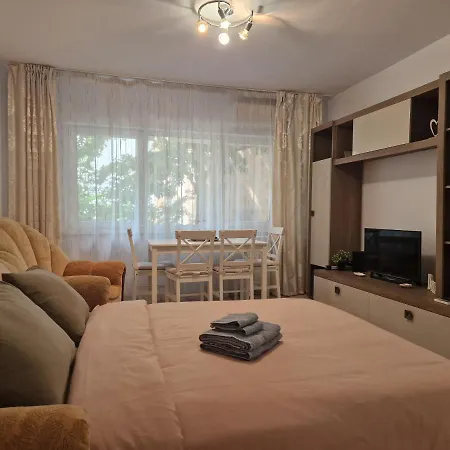 Center * בוקרשט